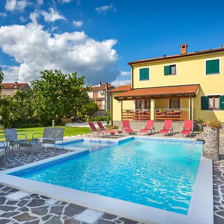 Vanja Villa *